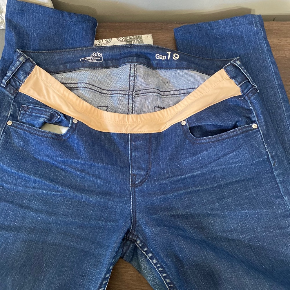 GAP MATERNITY JEANS